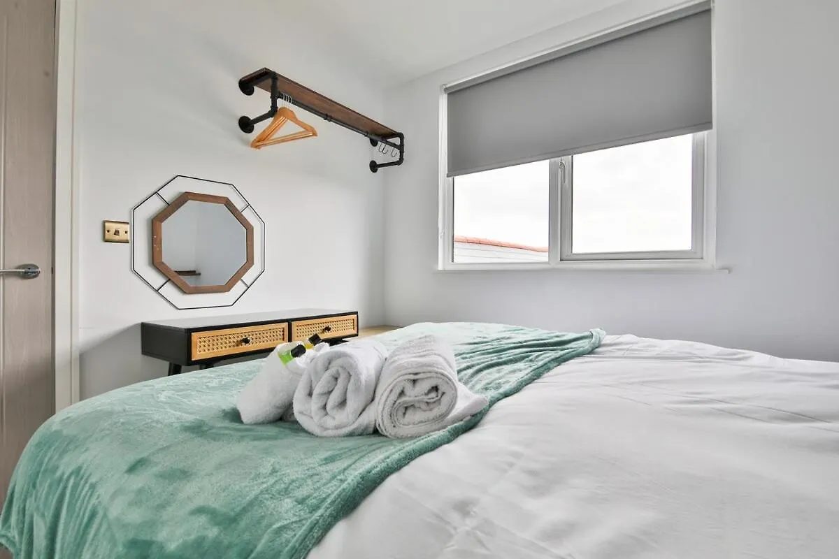 아파트 New Luxe Flat With Private Parking & 2 Bathrooms 카디프