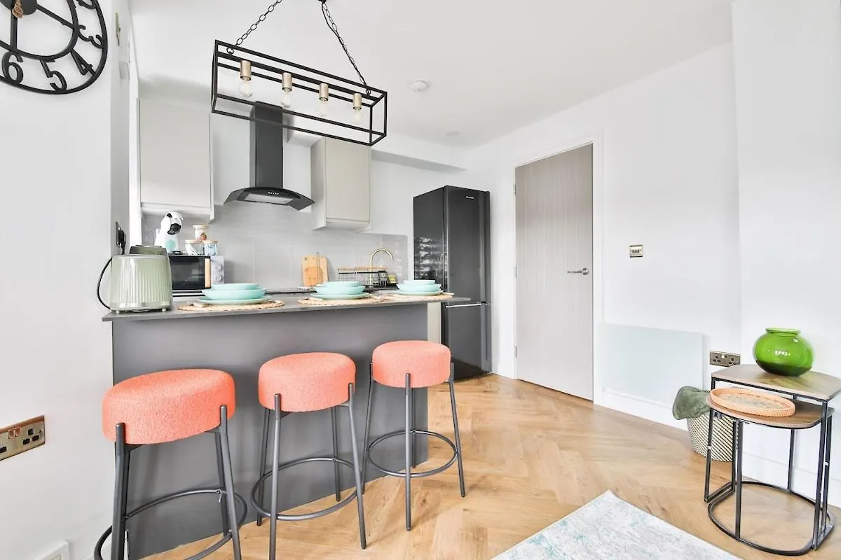 アパート New Luxe Flat With Private Parking & 2 Bathrooms カーディフ イギリス