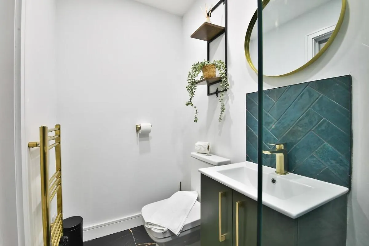 アパート New Luxe Flat With Private Parking & 2 Bathrooms カーディフ